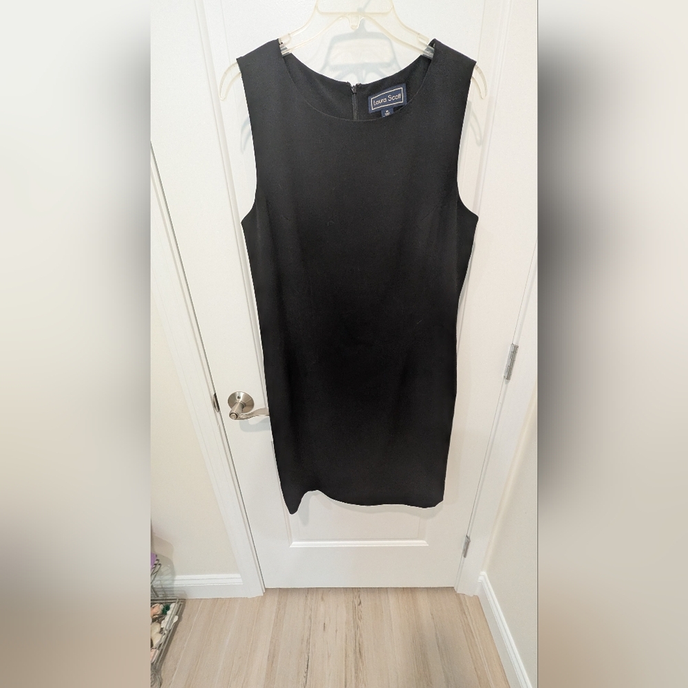Laura Scott Elegant Black Sleeveless Blouse